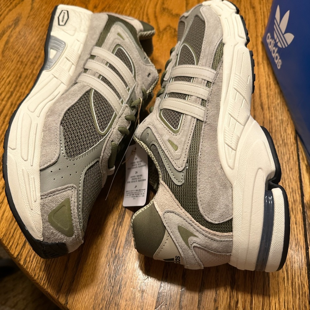 Adidas SZ 13 RESPONSE CL ID4593 NWT